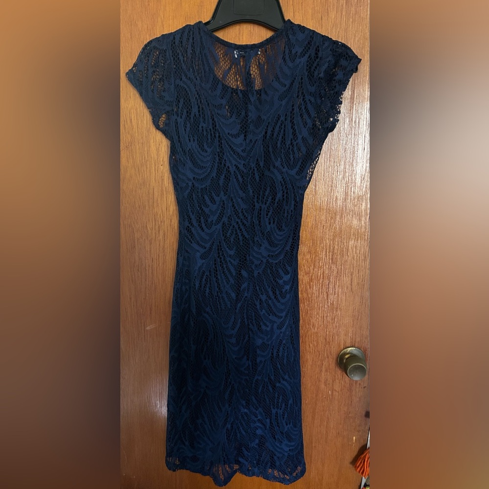 ❤️ Lace Cocktail Dress w/ short sleeves and a slip underneath.
